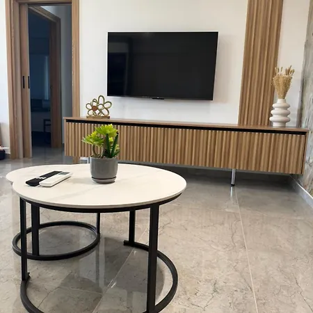 Iolena Two Bedroom Seaview *