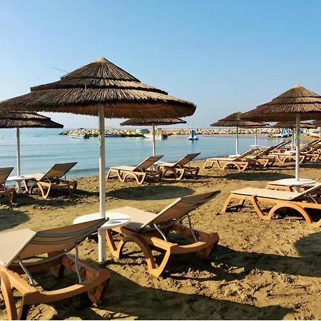 Iolena Two Bedroom Seaview Apartman Píla